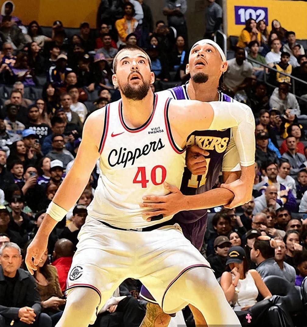 KAIYUNAPP下载洛杉矶快船迎法甲关键赛转会期广厦男篮强势反弹，集结日孟菲斯灰熊调整名单以备NBA常规赛看傻球迷的简单介绍