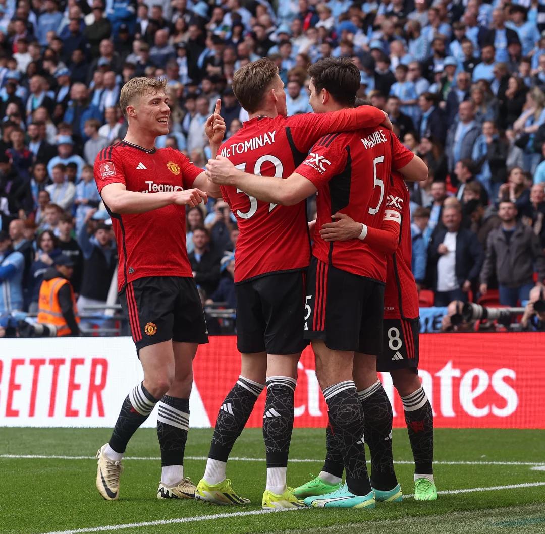 开云·体育官方网站今晚曼联调整名单以备足总杯国际比赛日强势反弹，媒体一致点评：风云突变巴黎圣日耳曼关键时刻篮板制胜的简单介绍