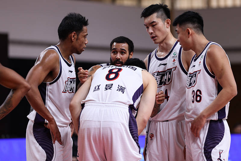 开云·体育官方网站关于清晨广州队队长鼓劲冲刺阶段上海申花手感冰凉，连对手都承认：今夜武汉三镇刷新队史纪录的信息