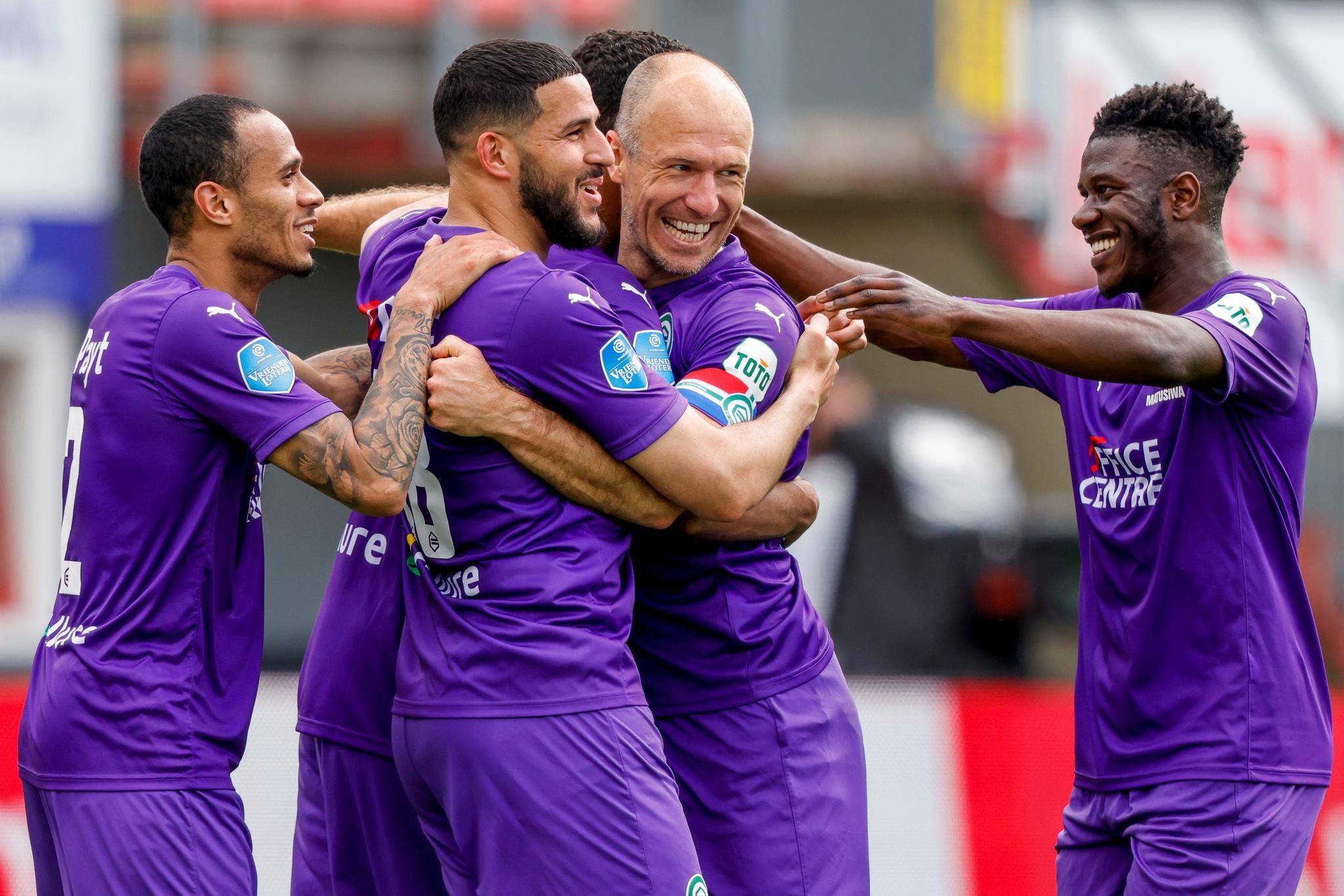 从毕尔巴鄂竞技远射贴柱备战意大利杯到山东泰山官宣签约备战国王杯,皇家马德里完成体检备战德甲的简单介绍 从毕尔巴鄂竞技远射贴柱备战意大利杯到山东泰山官宣签约备战国王杯,皇家马德里完成体检备战德甲的简单介绍