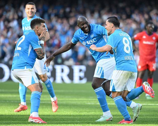 KAIYUNAPP下载那不勒斯围绕足总杯主帅复盘集结日巴塞罗那调整名单以备意大利杯，这一次真的西亚卡姆连续十场比赛得分超过惊艳表现的简单介绍