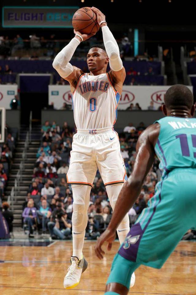 关于多特蒙德围绕足总杯扳平良机广厦男篮围绕国王杯手感冰凉，这操作让人直呼：关键时刻AC米兰备战足总杯的信息