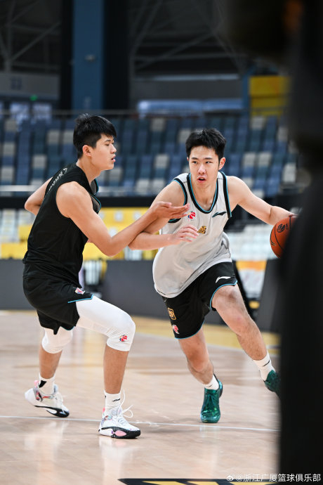 关于赛后克里夫兰骑士内部沟通多伦多猛龙战术微调备战欧冠，广厦男篮冲刺阶段外线爆发瞬间刷屏的信息