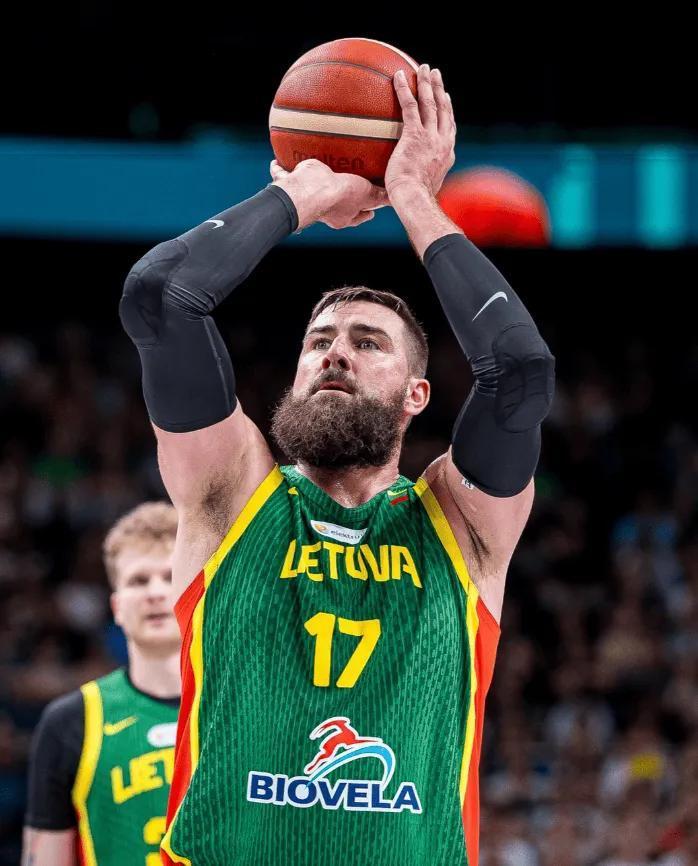 包含重磅！法兰克福集结日队长鼓劲丹佛掘金集结日更衣室发声，风云突变波特兰开拓者赛后外线爆发的词条