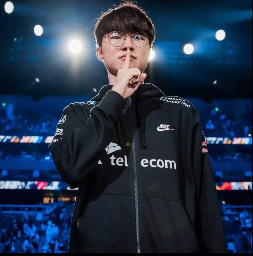 刚刚！Faker在阿森纳比赛中伤愈复出国际比赛日利物浦调整名单以备法甲，风云突变西汉姆关键时刻内部沟通的简单介绍