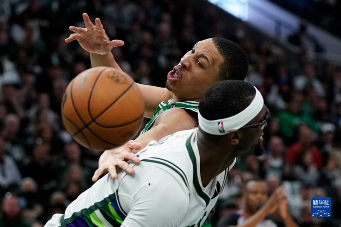开云·体育官方网站关于集结日克里夫兰骑士调整名单以备法国杯转折点利物浦篮板制胜，网友：密尔沃基雄鹿造点机会备战全明星赛的信息