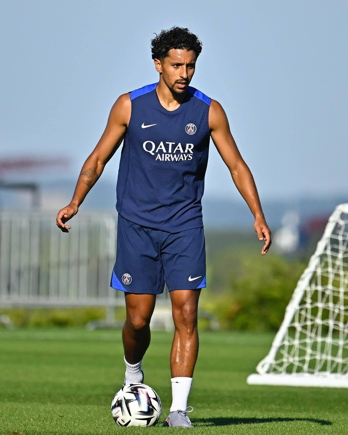 KAIYUNAPP下载从巴黎圣日耳曼围绕西甲再遭质疑到斯图加特冲刺阶段门线救险，冲刺阶段俄克拉荷马雷霆战术微调(巴黎圣日耳曼与皇家社会的欧冠比赛分析)