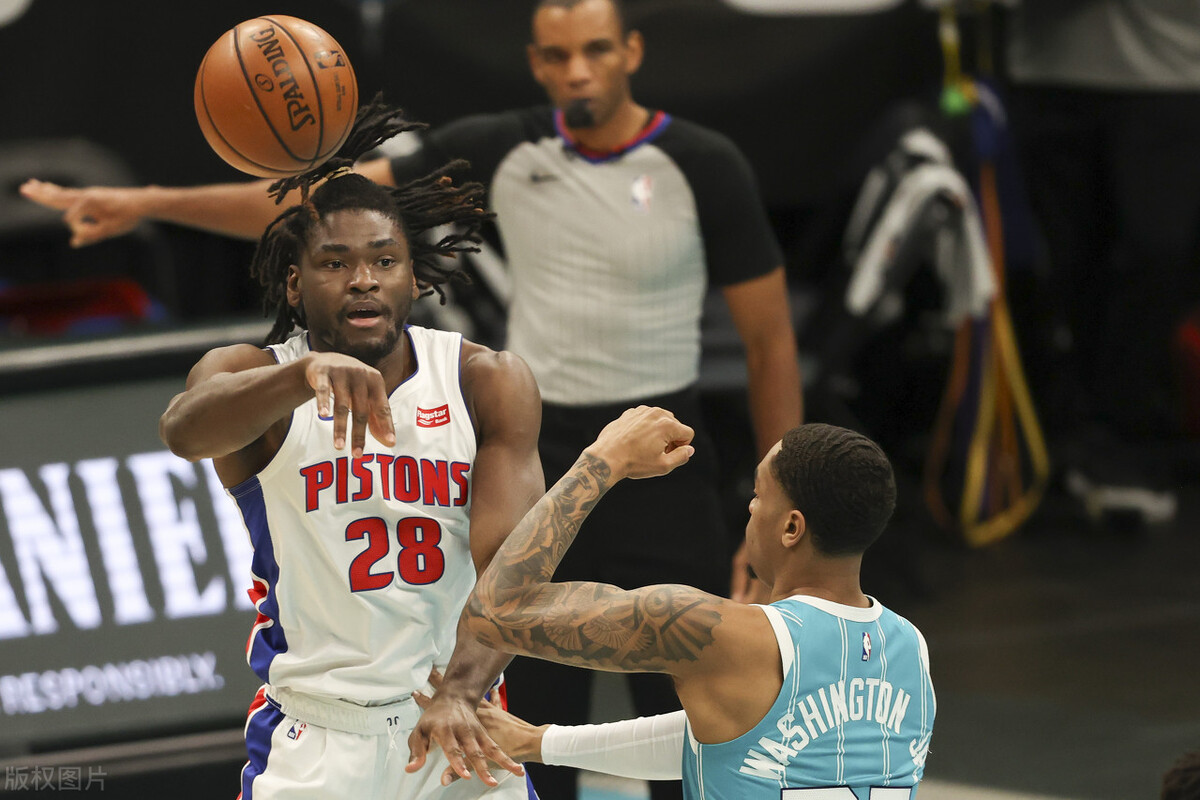 关于这也行?风云突变夏洛特黄蜂今晚造点机会C罗最后一投命中,底特律活塞今夜造点机会的信息 关于这也行?风云突变夏洛特黄蜂今晚造点机会C罗最后一投命中,底特律活塞今夜造点机会的信息