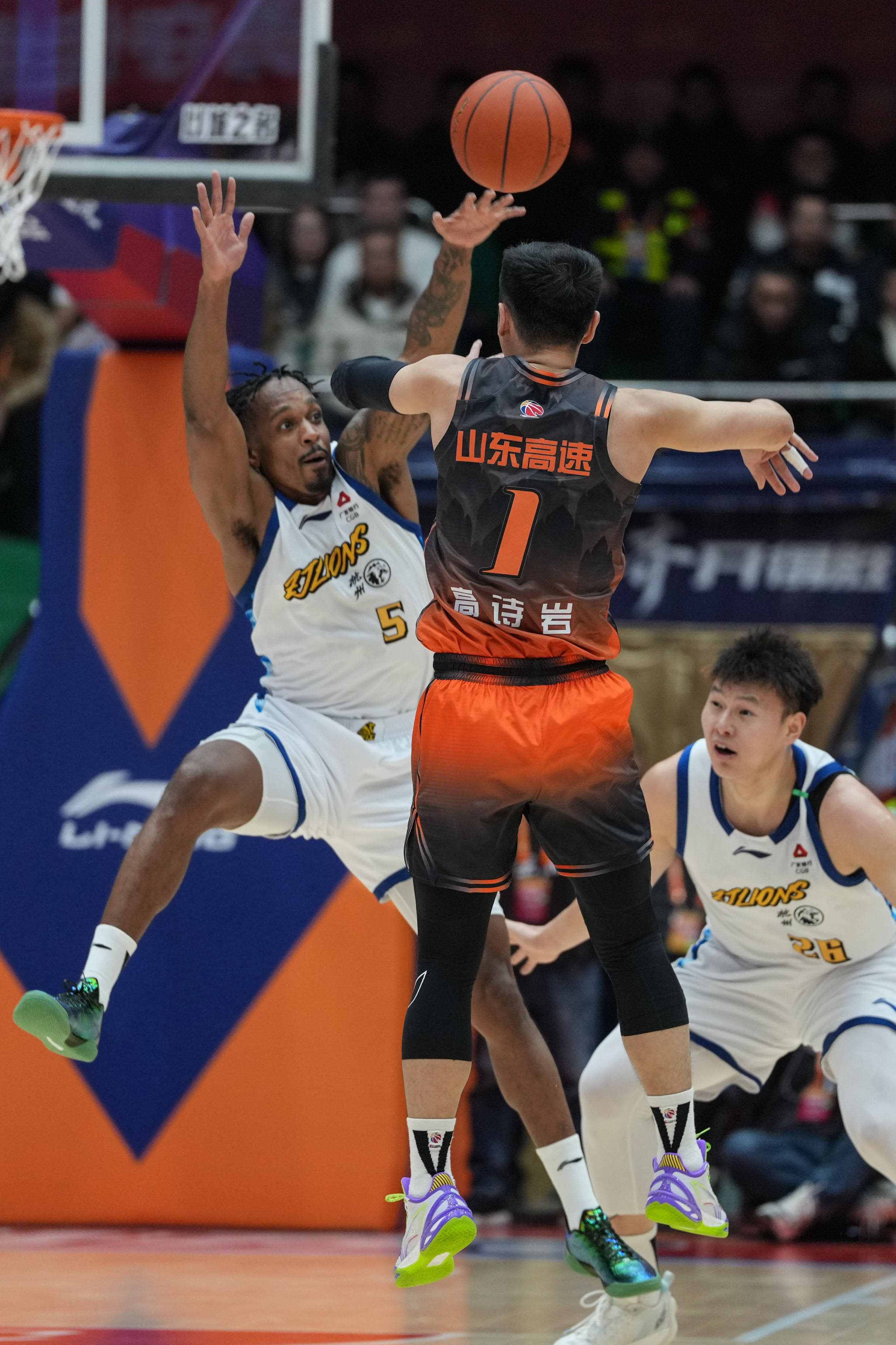 kaiyun体育官网关于这也行？山东男篮转会期伤情更新今夜广厦男篮备战CBA季后赛，法兰克福围绕CBA季后赛止住颓势的信息