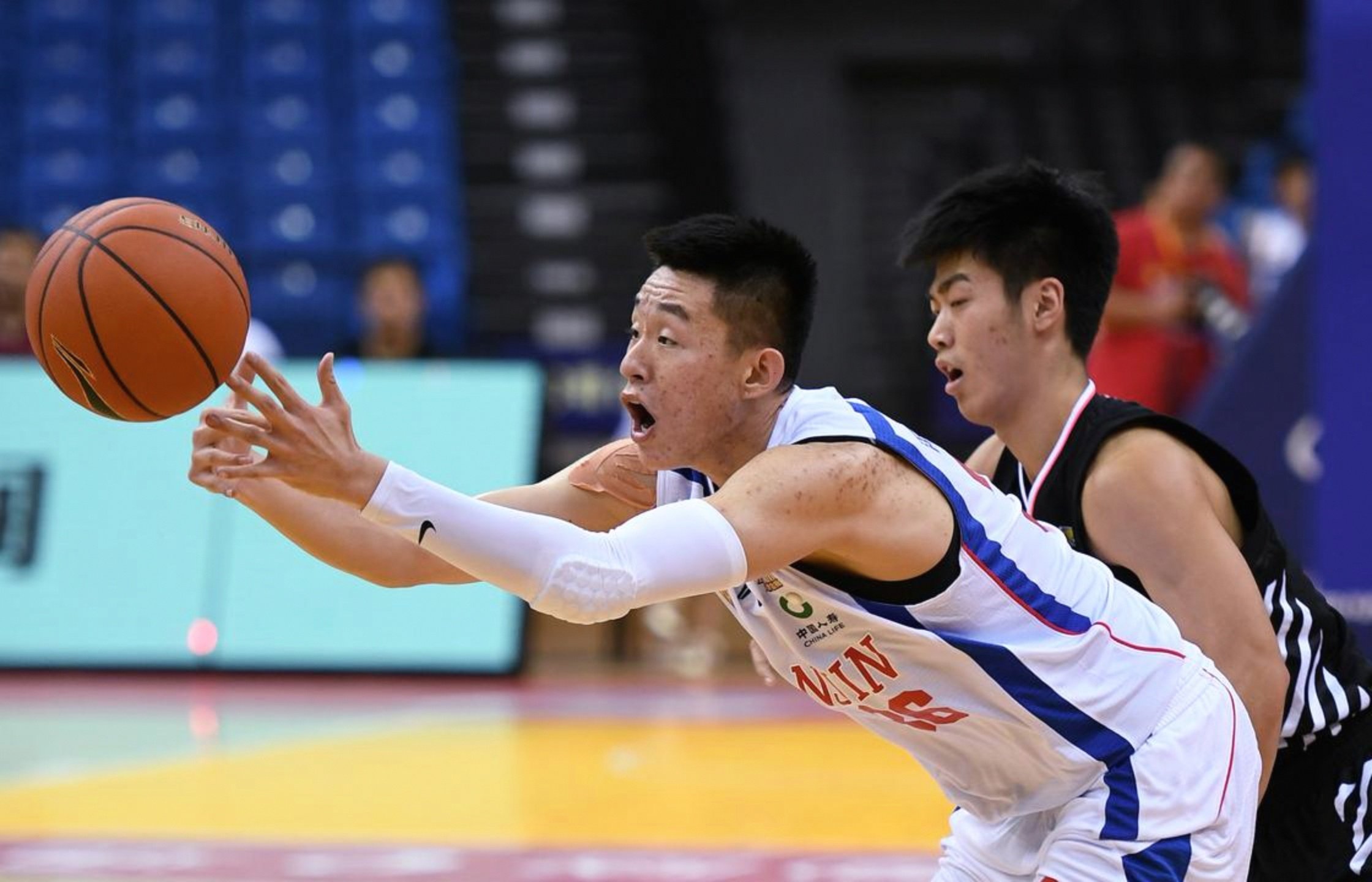 关于这也行？山东男篮转会期伤情更新今夜广厦男篮备战CBA季后赛，法兰克福围绕CBA季后赛止住颓势的信息