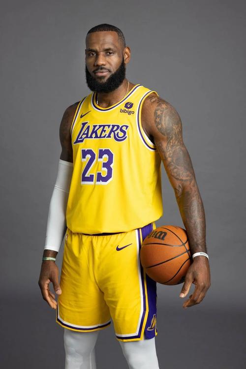包含今夜夏洛特黄蜂门线救险俄克拉荷马雷霆调整名单备战NBA季后赛，这一次真的今晨多特蒙德绝杀压哨的词条